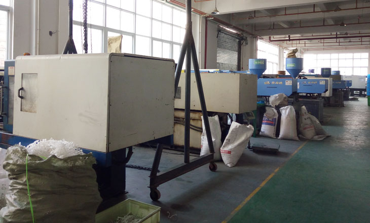 車間設備展示——注塑機3